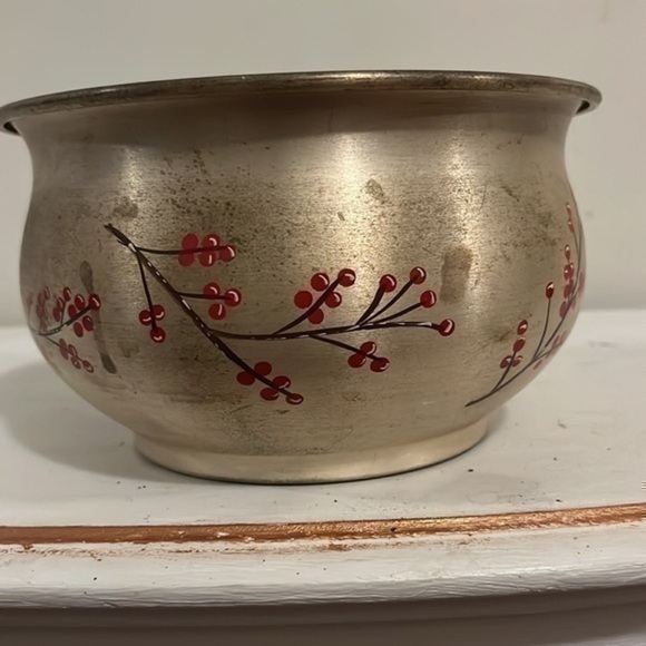 Vintage bath and bodyworks Gold metal Japanese cherry blossom bowl. - Picture 7 of 8